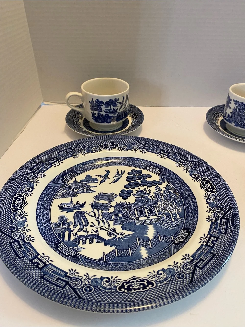 Churchill Blue Willow Pattern Table Plate Saucer & Cup Settings for Two